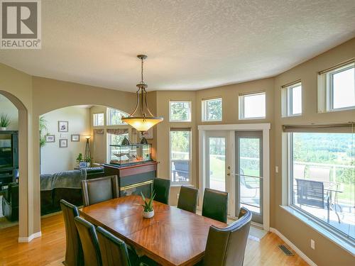 515 Panorama Ridge, Quesnel, BC - Indoor Photo Showing Dining Room