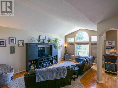515 Panorama Ridge, Quesnel, BC - Indoor Photo Showing Living Room