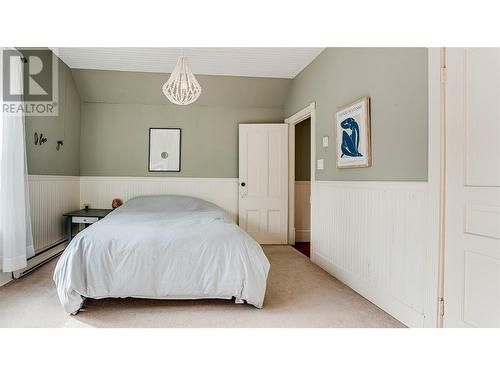 4008 Pleasant Valley Road, Vernon, BC - Indoor Photo Showing Bedroom