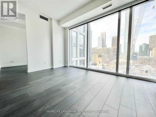 #1201 -3 Gloucester St, Toronto, ON - Indoor Photo Showing Other Room