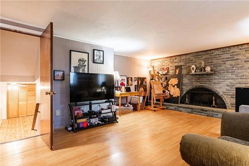 1524 Garrison Road, Fort Erie, ON - Indoor Photo Showing Living Room With Fireplace