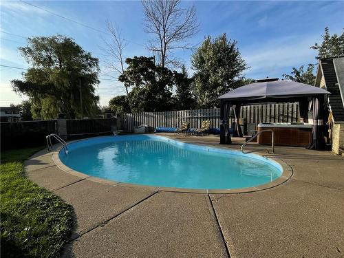 1524 Garrison Road, Fort Erie, ON - Outdoor With In Ground Pool With Backyard
