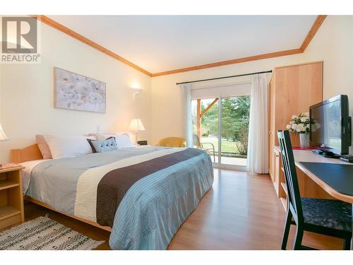 2190 30 Street Ne, Salmon Arm, BC - Indoor Photo Showing Bedroom