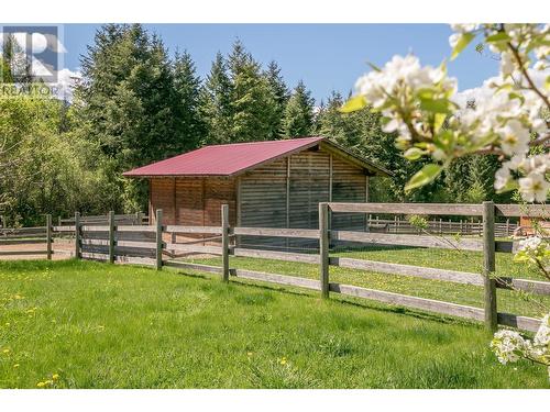 2190 30 Street Ne, Salmon Arm, BC - Outdoor