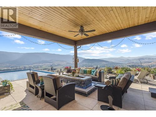 41 Ranchland Place, Coldstream, BC - Indoor Photo Showing Kitchen With Upgraded Kitchen