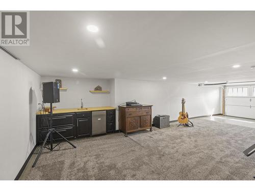 41 Ranchland Place, Coldstream, BC - Indoor Photo Showing Bedroom