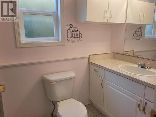 1018 Hillside Ave, Chase, BC - Indoor Photo Showing Bathroom