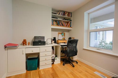 6360 Sunshine Drive, Nelson, BC - Indoor Photo Showing Office