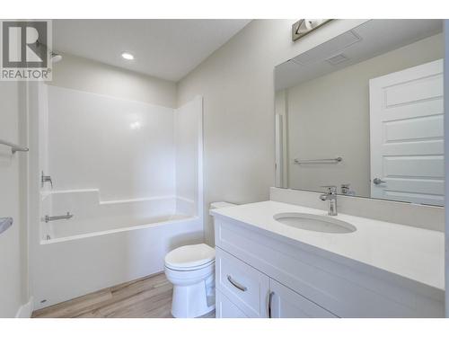 5620 51St Street Unit# 307, Osoyoos, BC - Indoor Photo Showing Bathroom