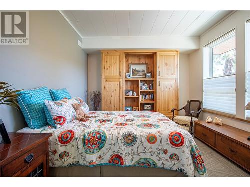1401 Otter Lake Road, Spallumcheen, BC - Indoor Photo Showing Bedroom