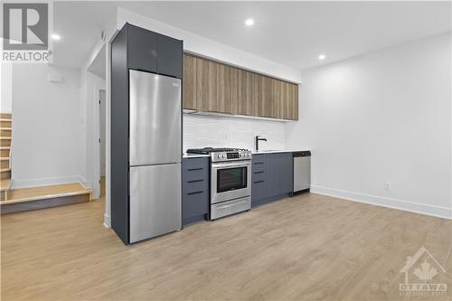 284 Dovercourt Avenue Unit#A, Ottawa, ON - Indoor Photo Showing Kitchen