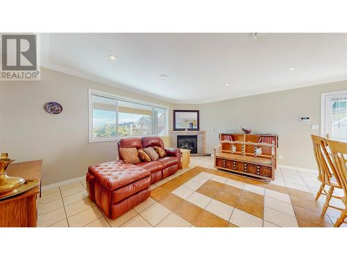 11700 Quail Ridge Place, Osoyoos, BC - Indoor Photo Showing Living Room