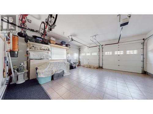 11700 Quail Ridge Place, Osoyoos, BC - Indoor Photo Showing Garage