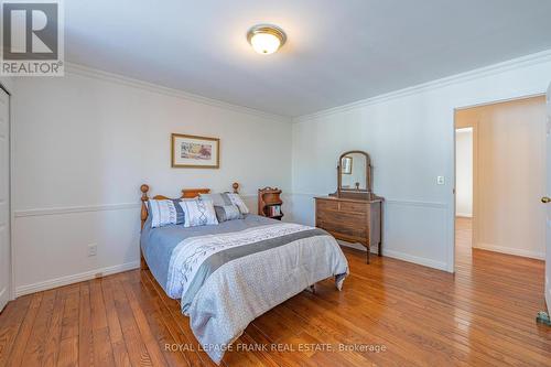 17 Ted'S Lane, Galway-Cavendish And Harvey, ON - Indoor Photo Showing Bedroom