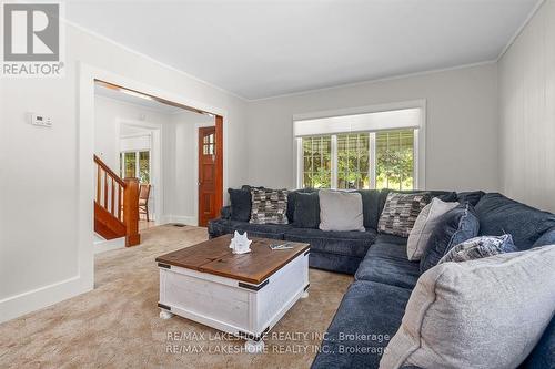 2643 Buckhorn Rd, Smith-Ennismore-Lakefield, ON - Indoor Photo Showing Living Room