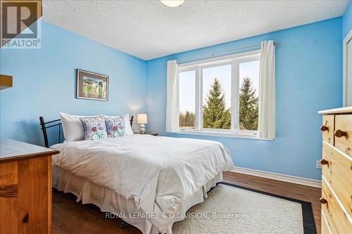2231 Britannia Rd, Burlington, ON - Indoor Photo Showing Bedroom