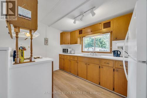 21 - 580 Beaver Creek Road, Waterloo, ON - Indoor Photo Showing Kitchen