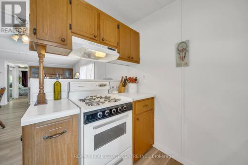 #21 -580 Beaver Creek Rd, Waterloo, ON - Indoor Photo Showing Kitchen