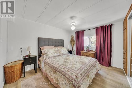 #21 -580 Beaver Creek Rd, Waterloo, ON - Indoor Photo Showing Bedroom