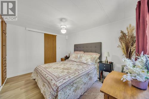 #21 -580 Beaver Creek Rd, Waterloo, ON - Indoor Photo Showing Bedroom