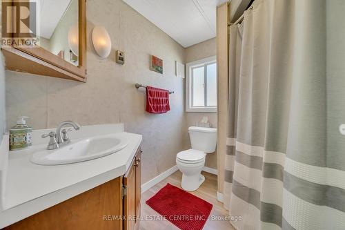 #21 -580 Beaver Creek Rd, Waterloo, ON - Indoor Photo Showing Bathroom