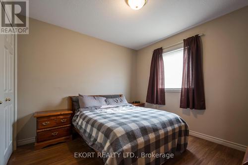 312 Riverside Pkwy, Quinte West, ON - Indoor Photo Showing Bedroom