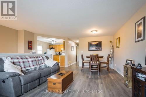 312 Riverside Parkway, Quinte West, ON - Indoor Photo Showing Living Room