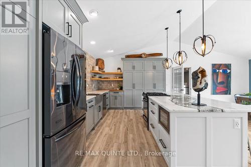 1169 Wilson Road, Prince Edward County, ON - Indoor Photo Showing Kitchen With Upgraded Kitchen