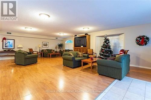 #A103 -216 Plains Rd, Burlington, ON - Indoor Photo Showing Living Room