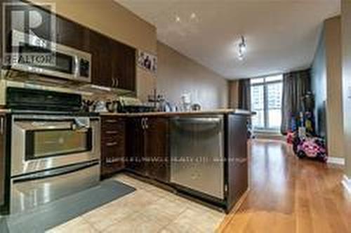 807 - 388 Prince Of Wales Drive, Mississauga, ON - Indoor Photo Showing Kitchen With Stainless Steel Kitchen