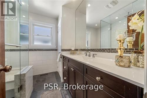 1216 Falgarwood Dr, Oakville, ON - Indoor Photo Showing Bathroom