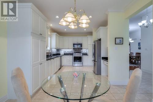 14 Long Stan, Whitchurch-Stouffville, ON - Indoor Photo Showing Kitchen