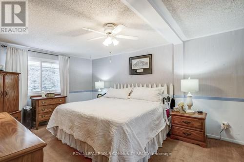 22 Kelsey Cres, Georgina, ON - Indoor Photo Showing Bedroom