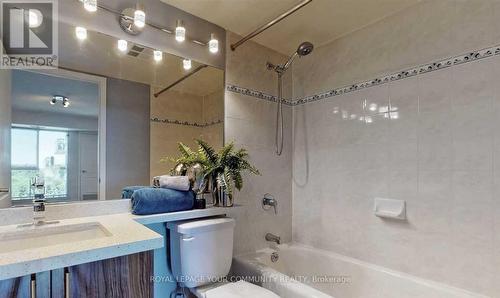 #517 -890 Sheppard Ave W, Toronto, ON - Indoor Photo Showing Bathroom