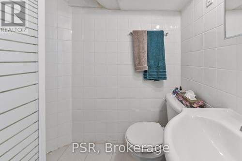 640 Pape Avenue, Toronto, ON - Indoor Photo Showing Bathroom