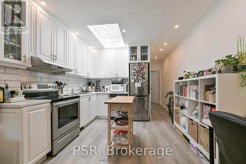 640 Pape Avenue, Toronto, ON - Indoor Photo Showing Kitchen