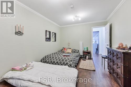 640 Pape Avenue, Toronto, ON - Indoor Photo Showing Bedroom
