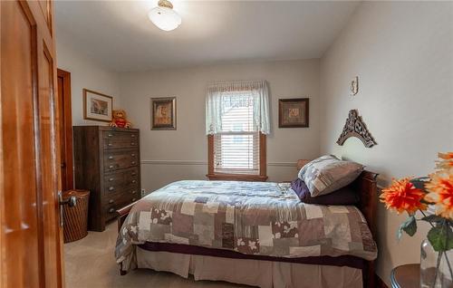 3 Second Street S, Stoney Creek, ON - Indoor Photo Showing Bedroom