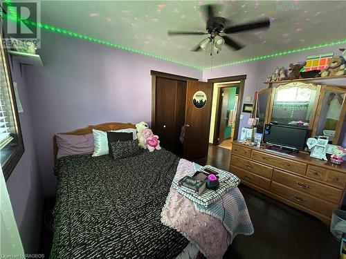213 Queen Street S, Durham, ON - Indoor Photo Showing Bedroom