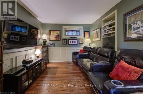 13233 Fifth Line, Milton (Nassagaweya), ON - Indoor Photo Showing Living Room