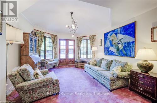 13233 Fifth Line, Milton (Nassagaweya), ON - Indoor Photo Showing Living Room