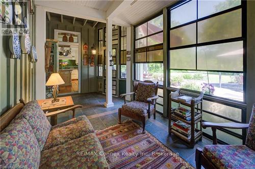 13233 Fifth Line, Milton (Nassagaweya), ON - Indoor Photo Showing Living Room