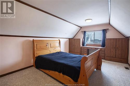 35 Sherwood, Leamington, ON - Indoor Photo Showing Bedroom