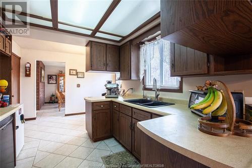 35 Sherwood, Leamington, ON - Indoor Photo Showing Kitchen With Double Sink