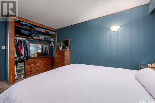 928 2Nd Avenue Ne, Moose Jaw, SK - Indoor Photo Showing Bedroom
