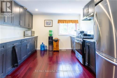 797 Forks Rd E, Welland, ON - Indoor Photo Showing Kitchen