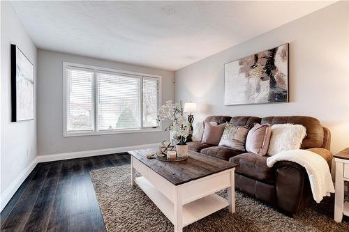6 Napoleon Drive, Stoney Creek, ON - Indoor Photo Showing Living Room