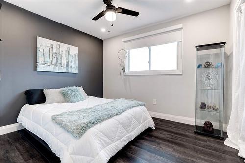 6 Napoleon Drive, Stoney Creek, ON - Indoor Photo Showing Bedroom