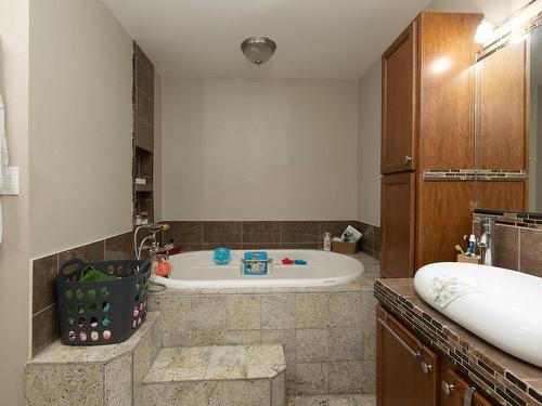 Salle de bains - 3324  - 3328 Rue Mackay, Longueuil (Saint-Hubert), QC - Indoor Photo Showing Bathroom