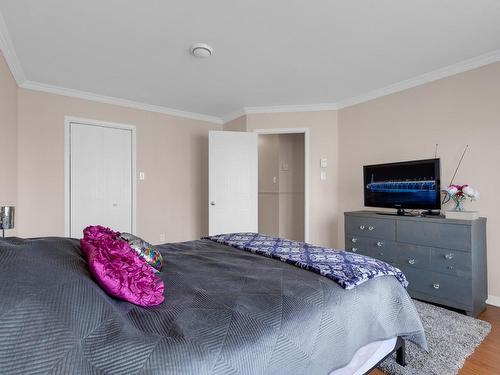 Chambre Ã  coucher principale - 5-6055 Boul. Chevrier, Brossard, QC - Indoor Photo Showing Bedroom